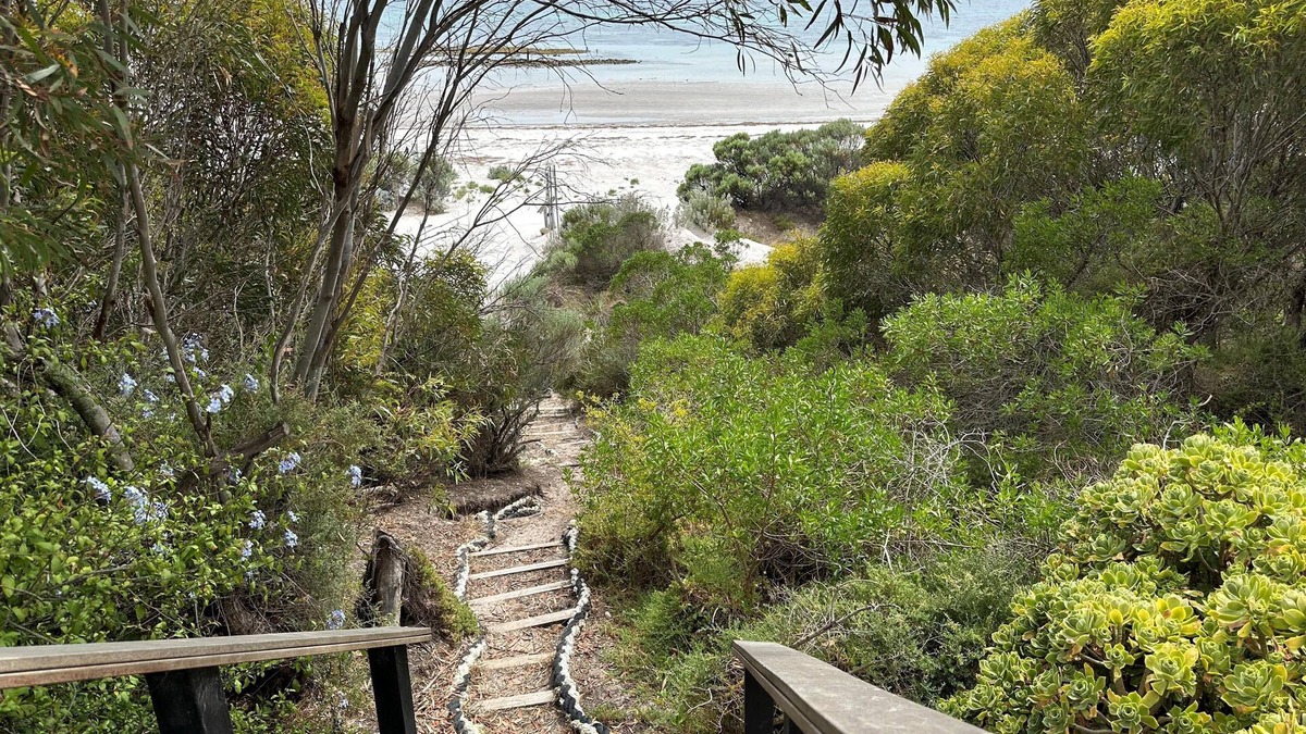 Emu Bay House | Passing Winds Emu Bay Kangaroo Island