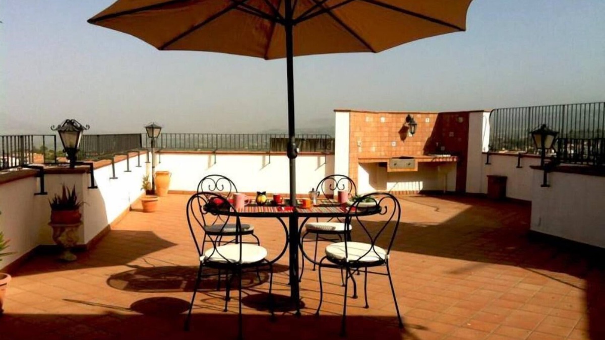 Paterno Apartment | Paterno: Sicily-Attic in front of the Norman castle of Paternò
