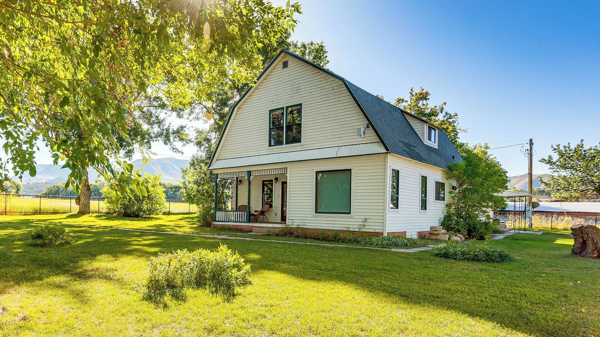 Mancos House | Patio & Mountain Views: Farmhouse in Mancos!