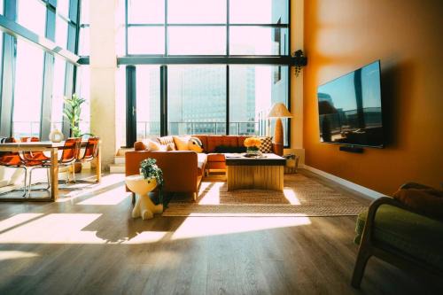 Downtown Halifax Apartment | Pause Penthouse Lofts - Downtown - Free Parking