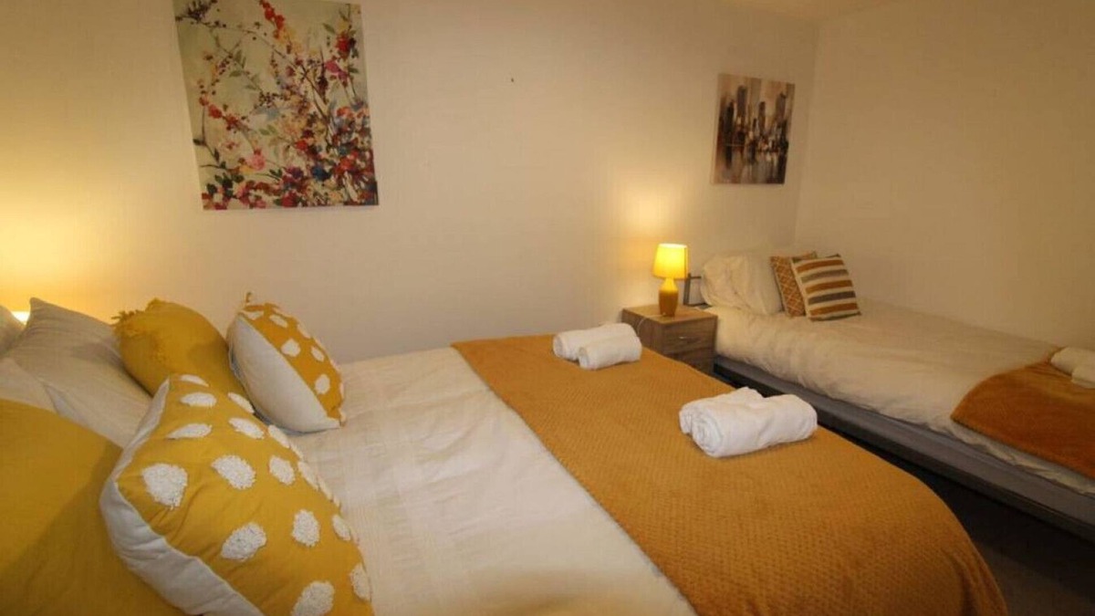 Sutton-in-Ashfield House | Pavement House - Sutton- In- Ashfield