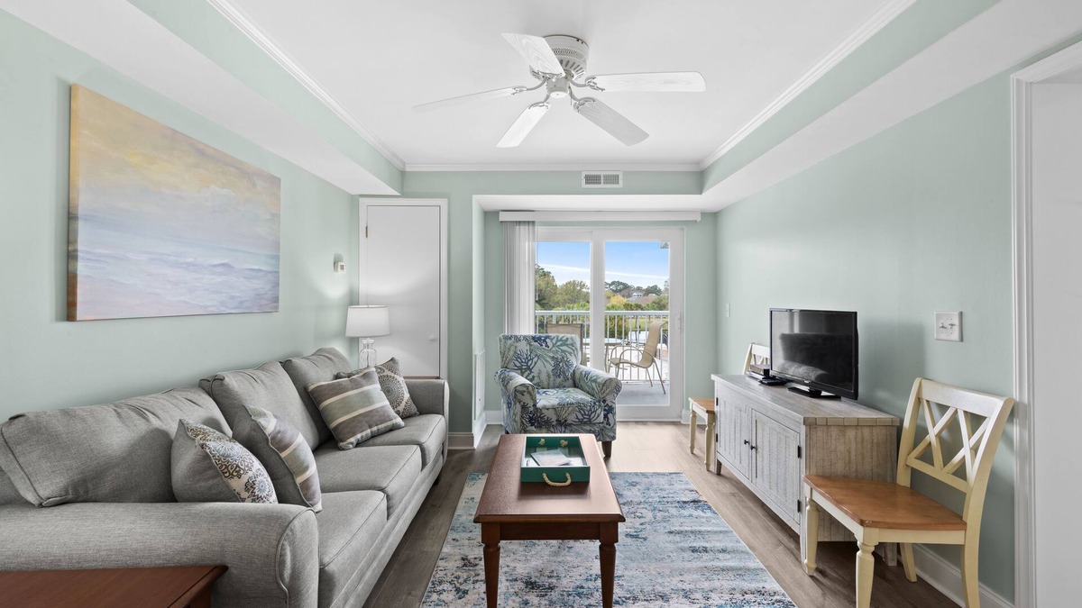 North Litchfield Beach Condo | Pawleys Poolside at Litchfield Resort