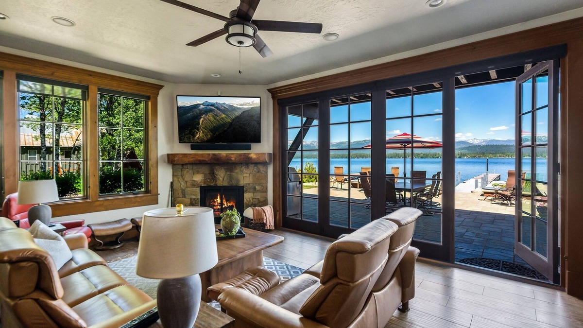 McCall House | Payette Lakefront Home w/PVT Dock Near Shore Lodge