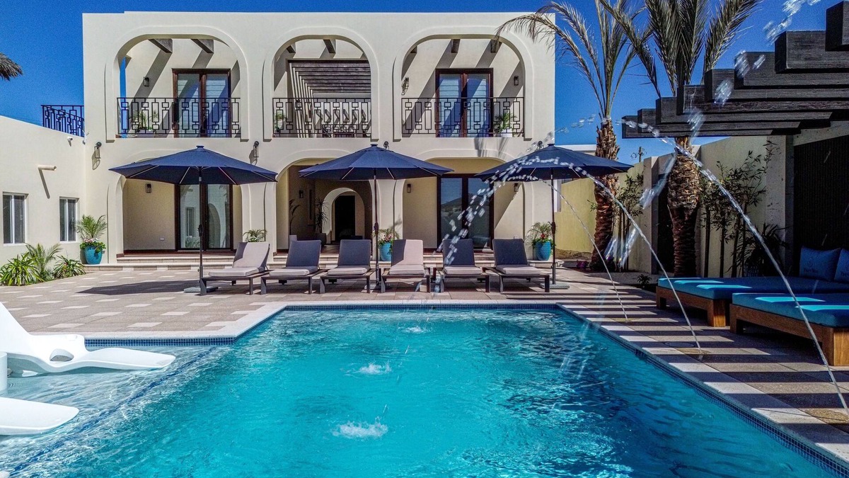 Benito Juarez House | Paz del Mar 24: Luxury 8 Bedroom Heated Pool, Private Chef & Housekeeping