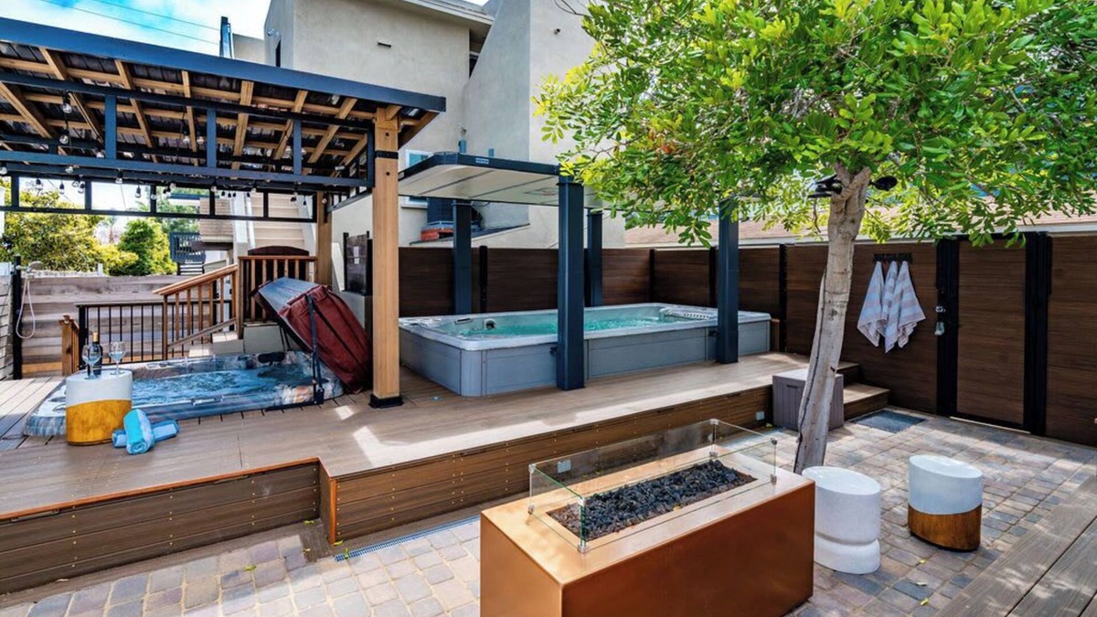 North Pacific Beach House | PB Compound Getaway, Steps to Surf and Sand
