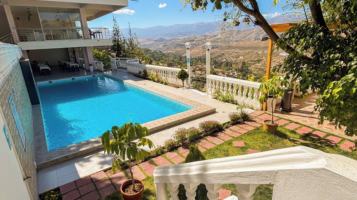 San Juan Bautista Hotel | Hotel Club las Flores