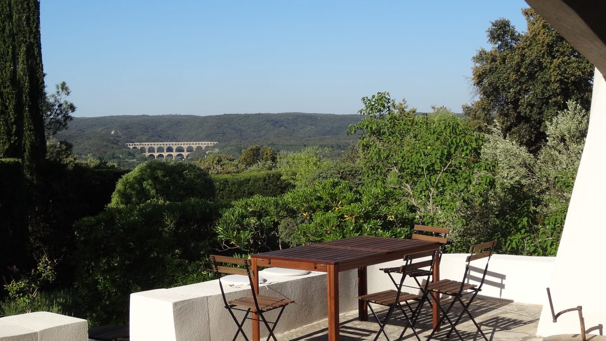 Castillon-du-Gard Villa | Peace And View On The Pont Du Gard