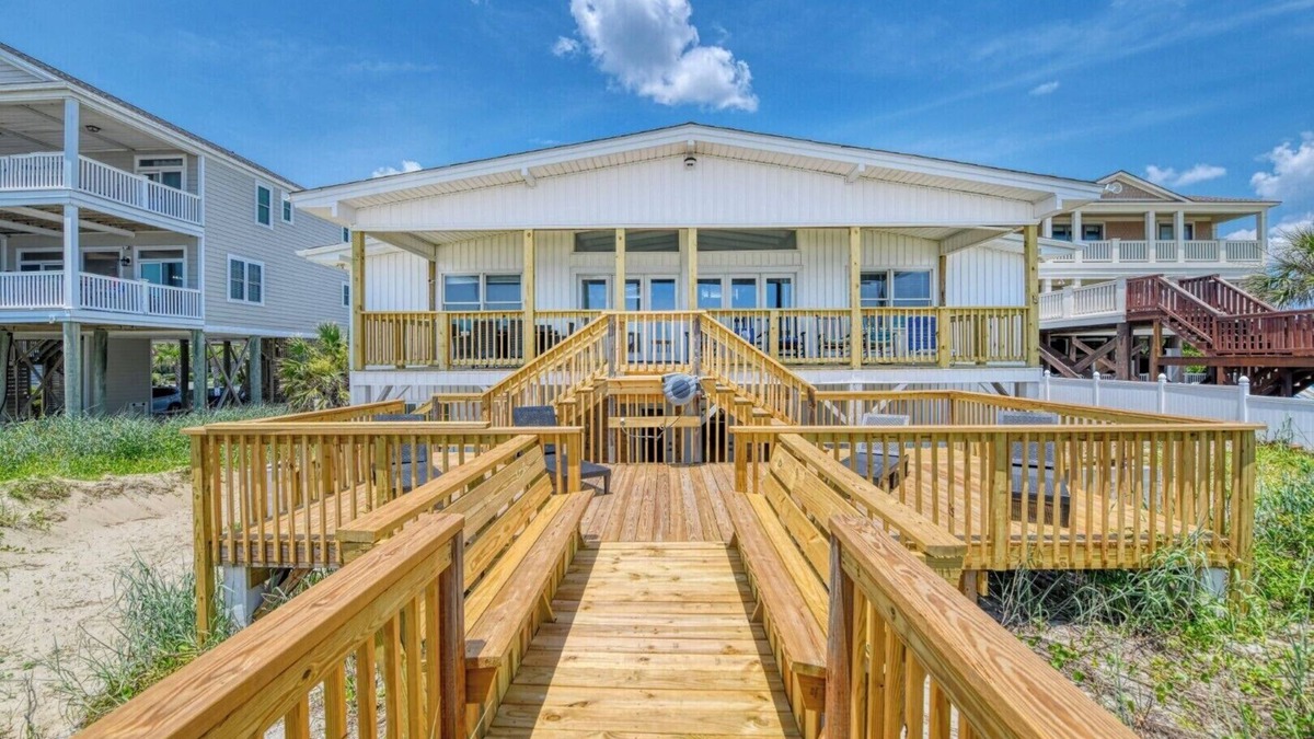 Long Bay Estates House | Peace of Heaven Three Bedroom Oceanfront Home in Long Bay Estates