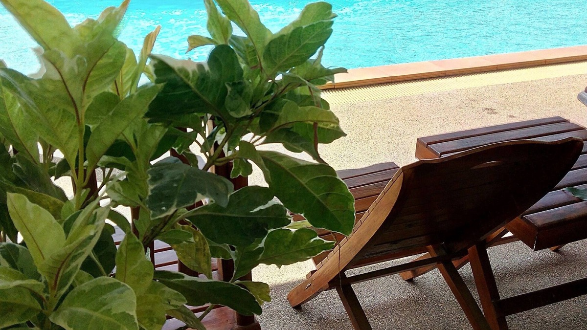 Khun Han Hotel | Peace Pool Resort