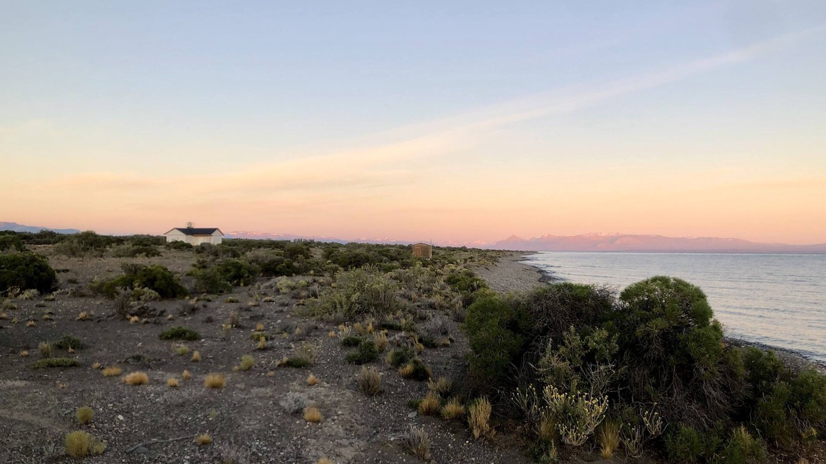 Los Antiguos House | Peace, privacy and stunning views on for just you on almost 100 acres.