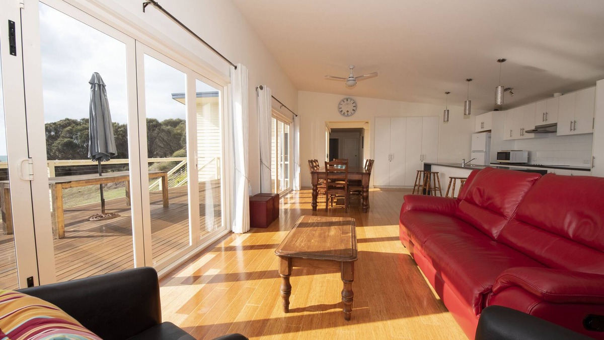 Penneshaw House | Peace, serenity & sea views - dolphins, wallabies & coastal walks