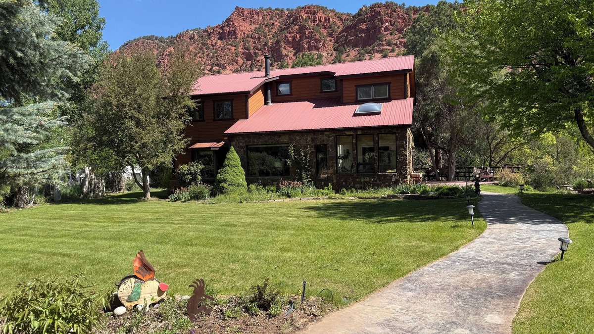 Carbondale House | Peace, Tranquility, Privacy, in a hidden gem on the Roaring Fork River