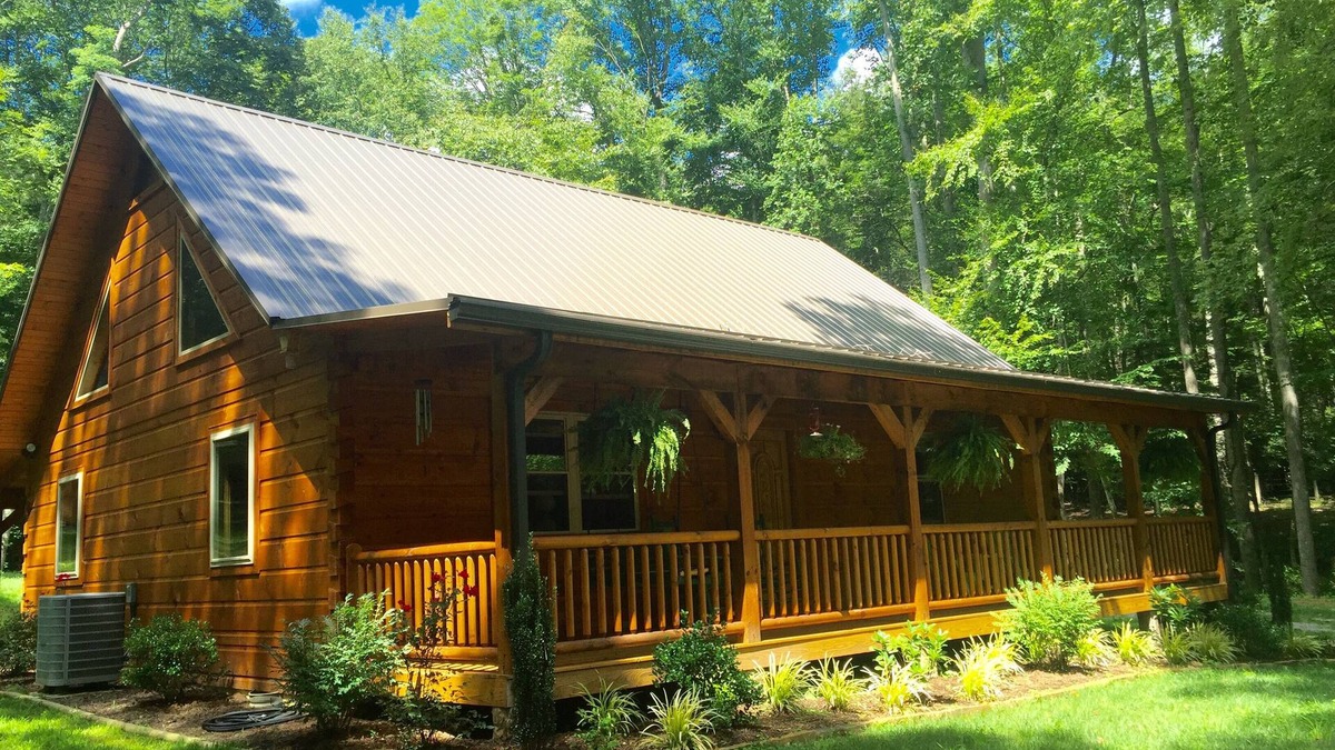 Roan Mountain Cabin | PEACE & TRANQUILITY, Mtn.Cabin By A Stream Near A.T. And Roan Mtn State Park