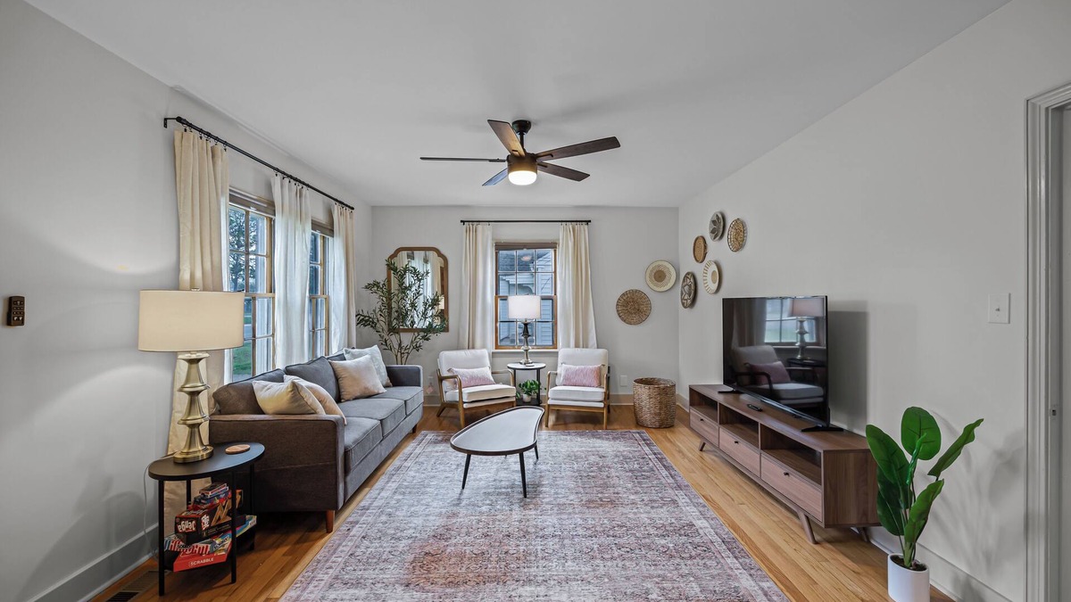 Jackson House | Peaceful 2 Bedroom, 1 bath ~ the Lana Landing ~