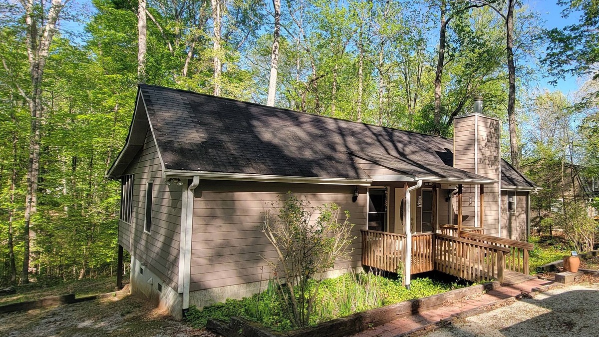 Westminster House | Peaceful 2-bedroom house on Lake Hartwell ^ 20 Miles to Clemson