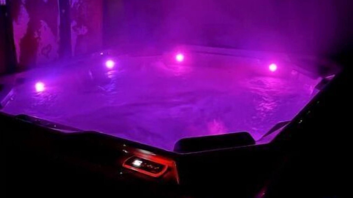 Tomah Apartment | Peaceful 2Bed, Office, HotTub!