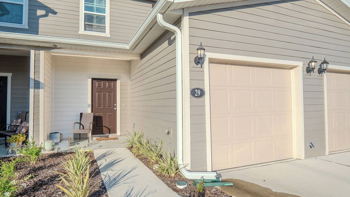 St. Augustine House | Peaceful 2BR Townhome w/WiFi + AC – Pet Friendly, Near Parks!