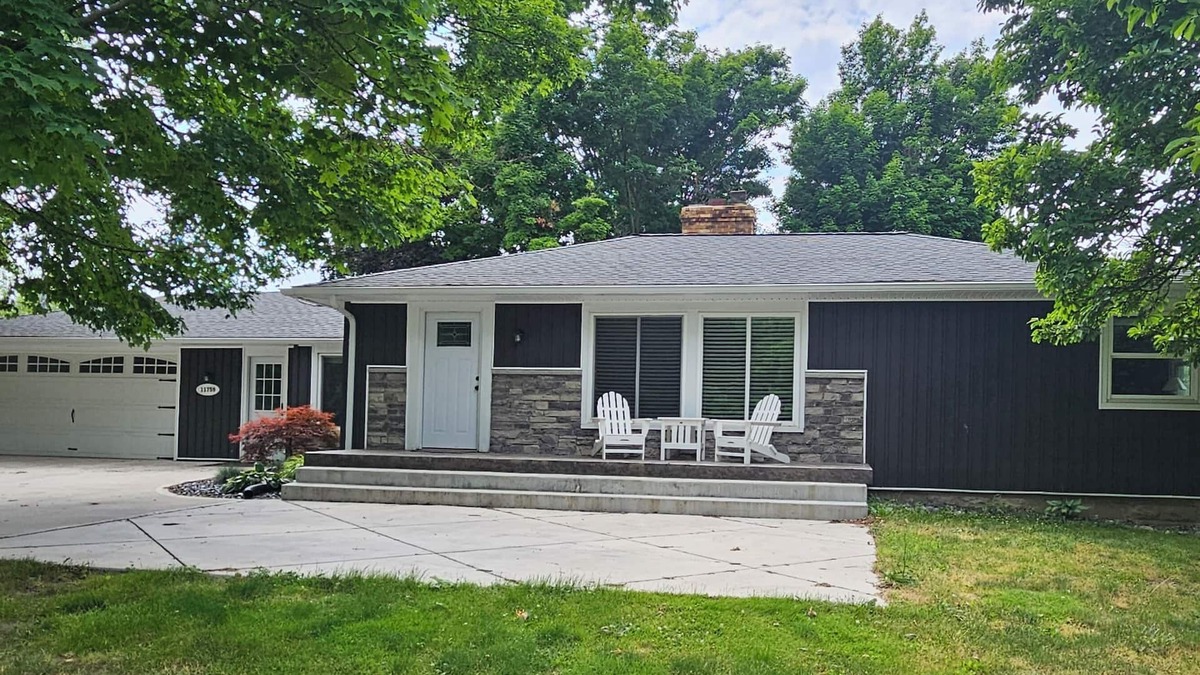 Marne House | Peaceful 3-bedroom dog-friendly house on 2.5 acres between GR and Allendale