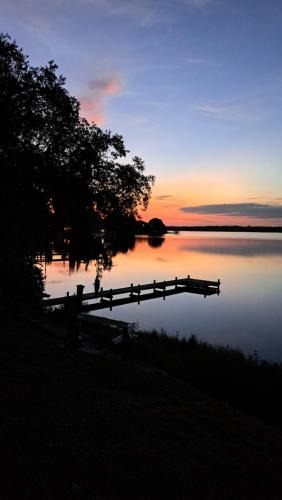 Sebring House | Peaceful 3 bedroom Lake Front Home on 1 acre
