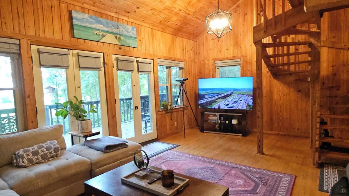 Tallahassee House | Peaceful 4-bedroom Lakehouse in Tallahassee