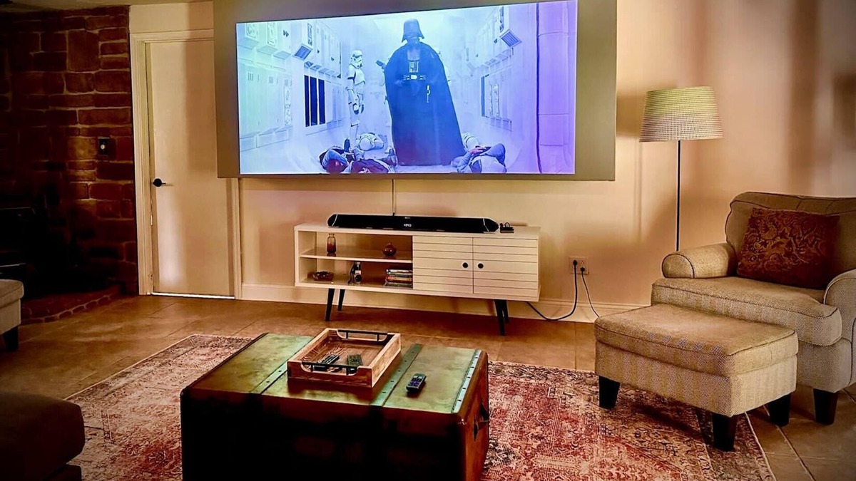 Valley View House | Peaceful 4BR Home w/Fire Pit + Projector | Pets Welcome