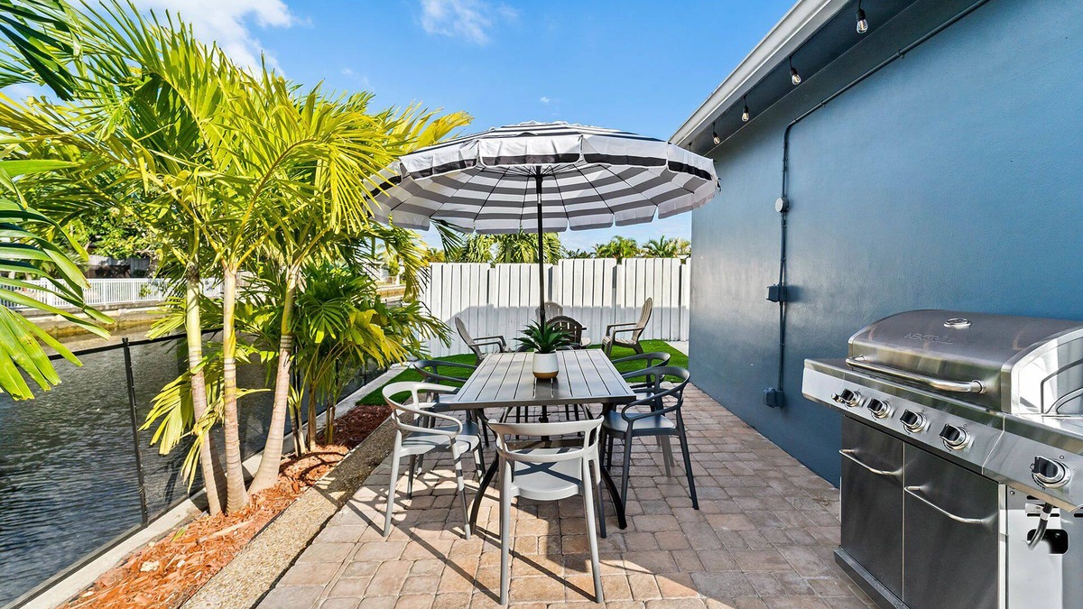 Fort Lauderdale Cottage | Peaceful 5BR -waterway Views & Private Heated Pool