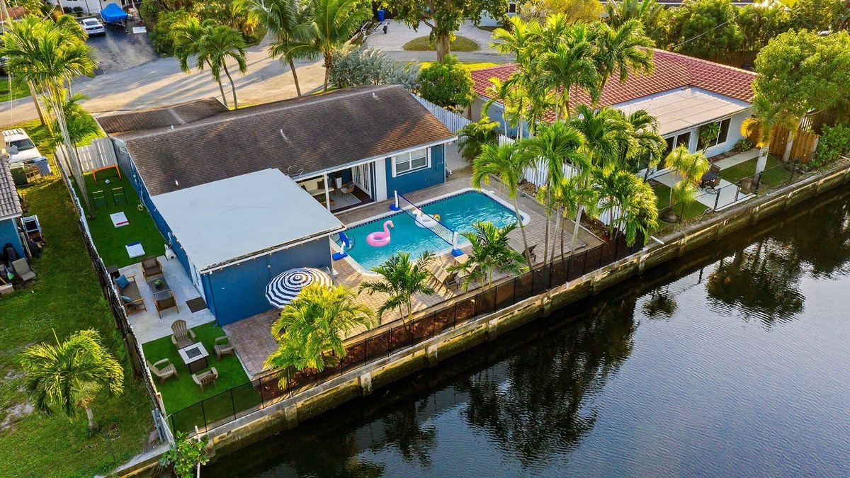 Fort Lauderdale House | Peaceful 5BR -Waterway Views & Private Heated Pool