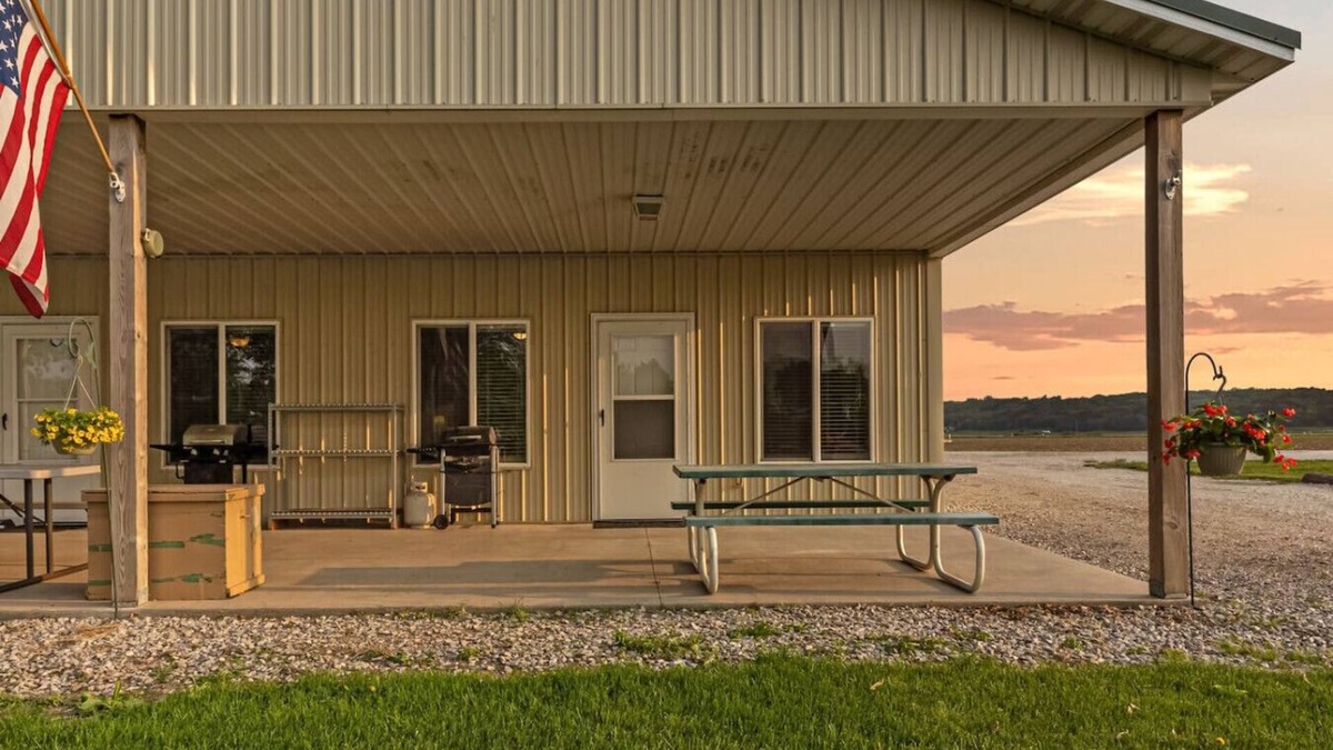 Burt County Cabin | Peaceful 6-Bed River Cabin – Family-Friendly Getaway with Boat Slip & Playground Access | Sleeps 9