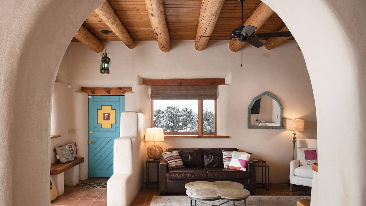 Valdez House | Peaceful Adobe Compound 2 Houses between Taos TSV - Mountain Views, Hot Tub