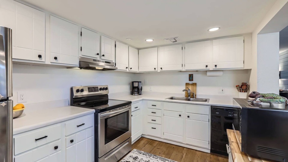 Hacienda Granada Condo | Peaceful and Serene 2-bedroom condo in GREAT location in North Phoenix
