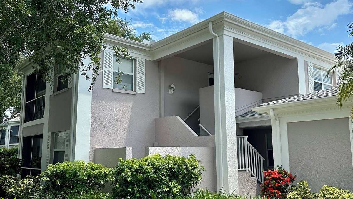 Braden River Condo | Peaceful and Spacious Sarasota Meadows Getaway! 2Bed/2Bath Upper Condo w/Pool