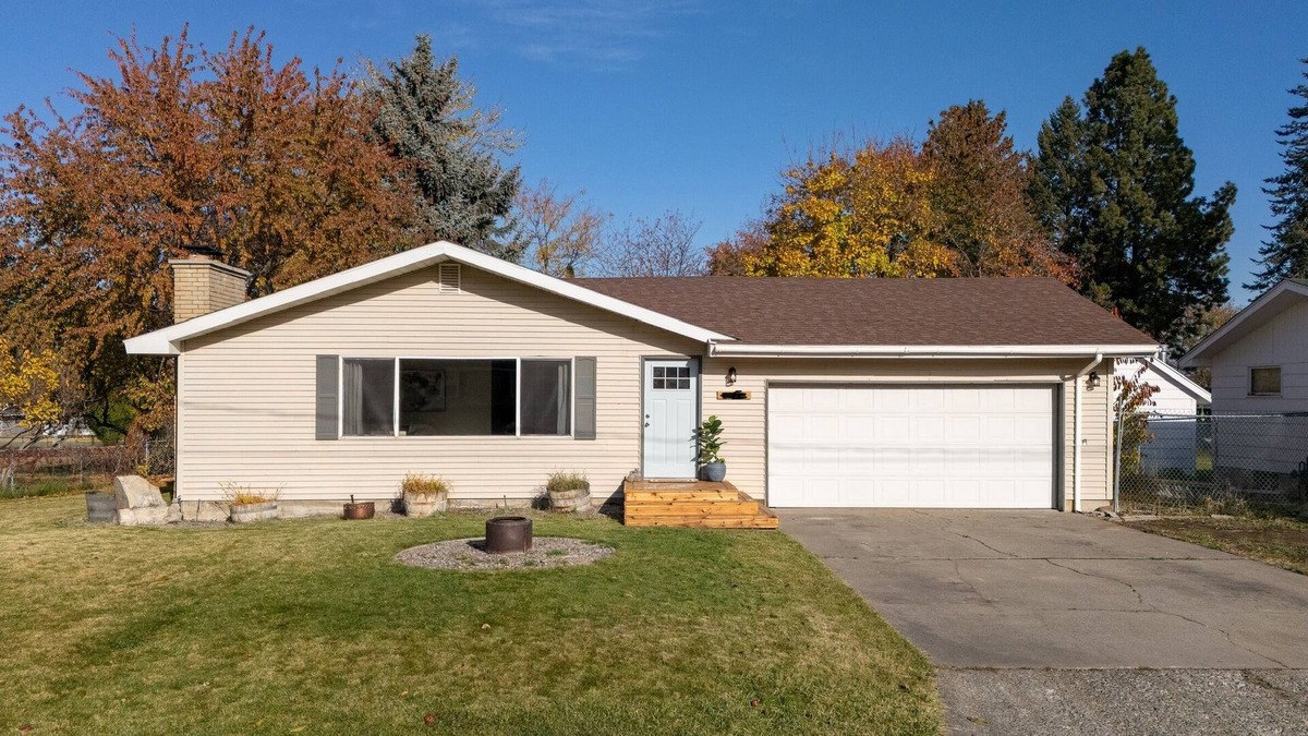 Veradale House | Peaceful and Welcoming 3 bedroom/1.5 bath home conveniently located!