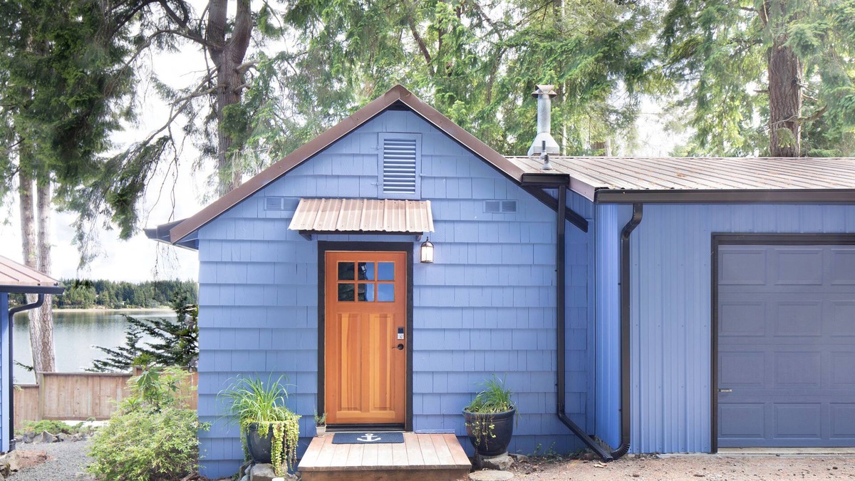Olympia Apartment | Peaceful - Beach Side Studio Cottage with Beach Access