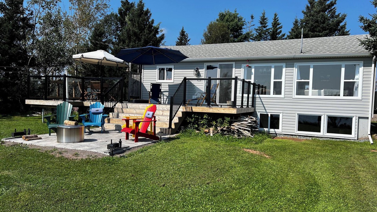 Malagash House | Peaceful beachfront Harrington Hideout close to 4 golf courses and Ski Wentworth