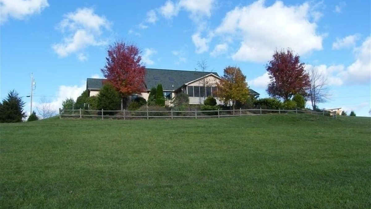 James Creek House | Peaceful, Beautiful Home, Lake Raystown, Pets OK, Kayaks Available