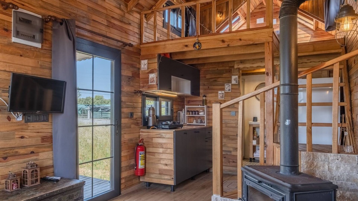 Urla Cottage | Peaceful Bungalow in Nature w Fireplace in Urla