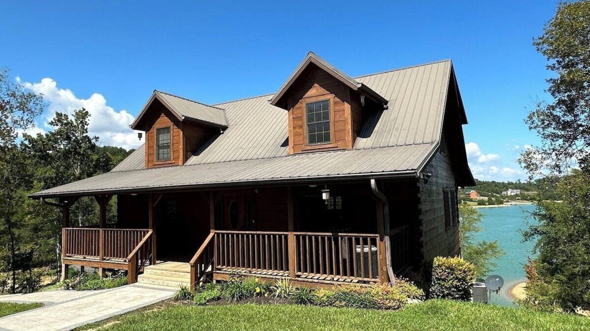 Sevierville Cabin | Peaceful Cabin on Lake Sleeps 18 w outdoor kitchen