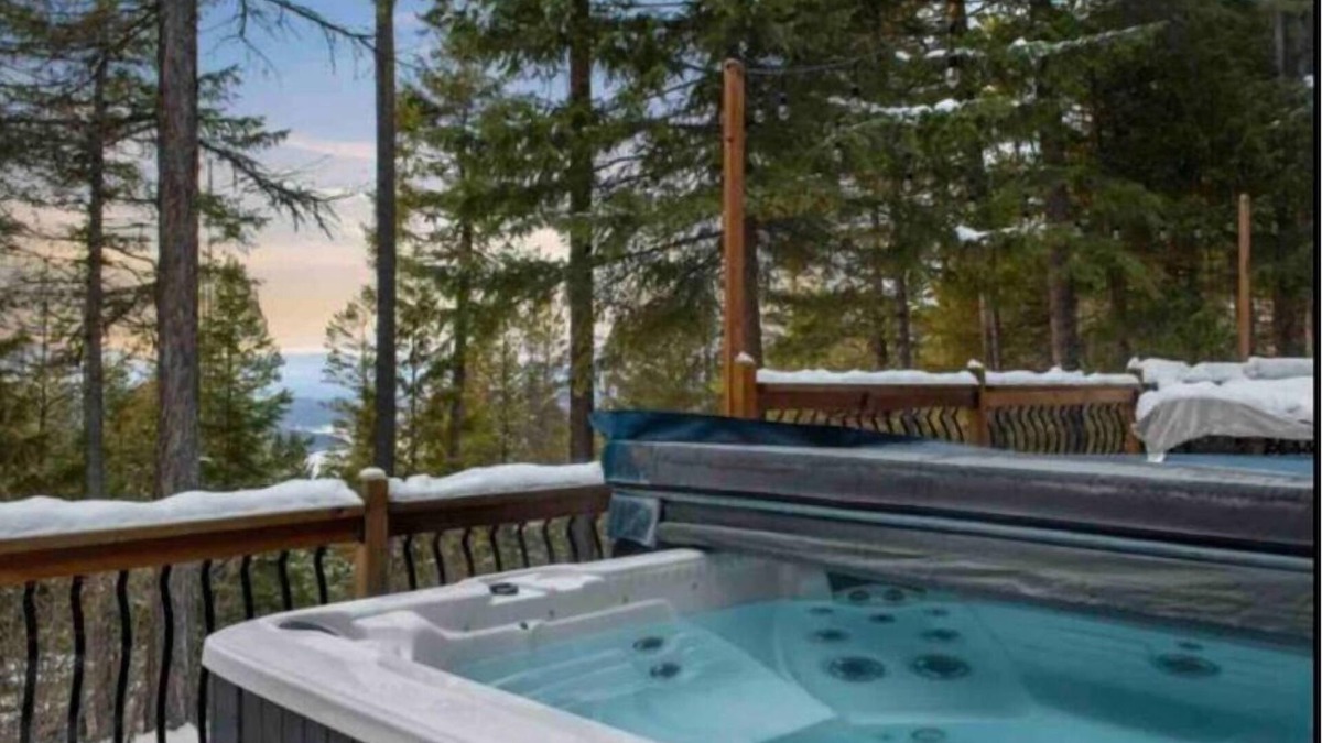Altamont House | Peaceful Cabin: Trails, Winery, Fire-pit & 12 Acr