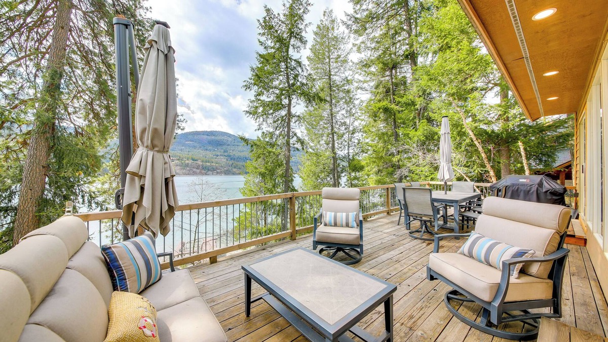 Sandpoint Cabin | Peaceful Cabin w/Dock on Lake Pend Oreille