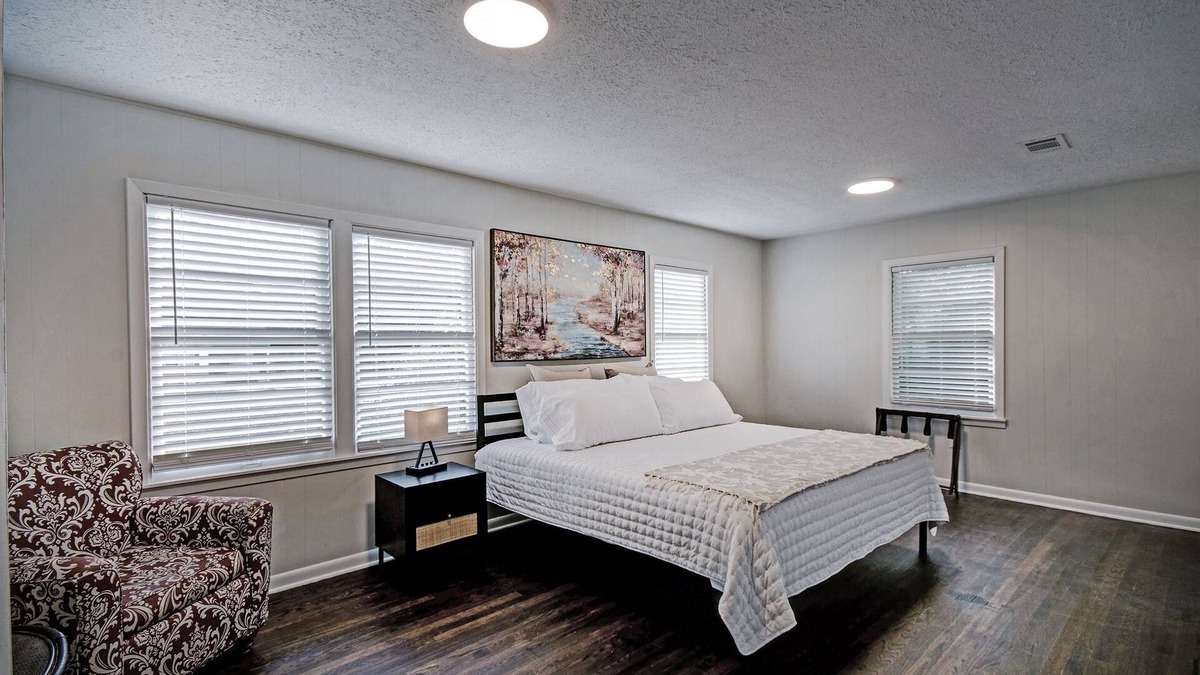 Clinton House | Peaceful Clinton Retreat in Olde Towne