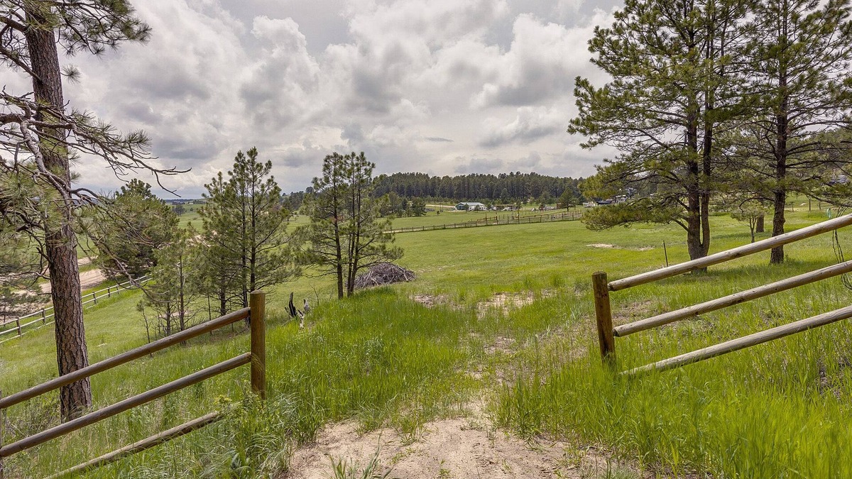 Elbert House | Peaceful Colorado Ranch Retreat w/Deck & Acreage