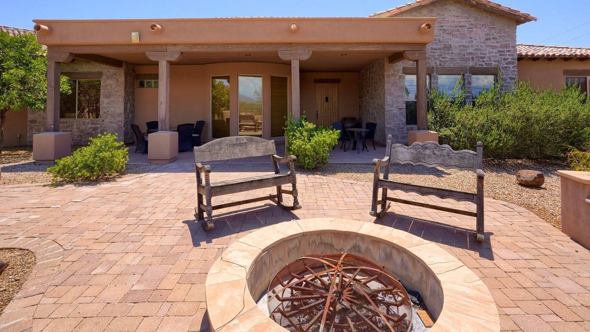 New River House | Peaceful comfortable house with swimming pool - desert mountains view