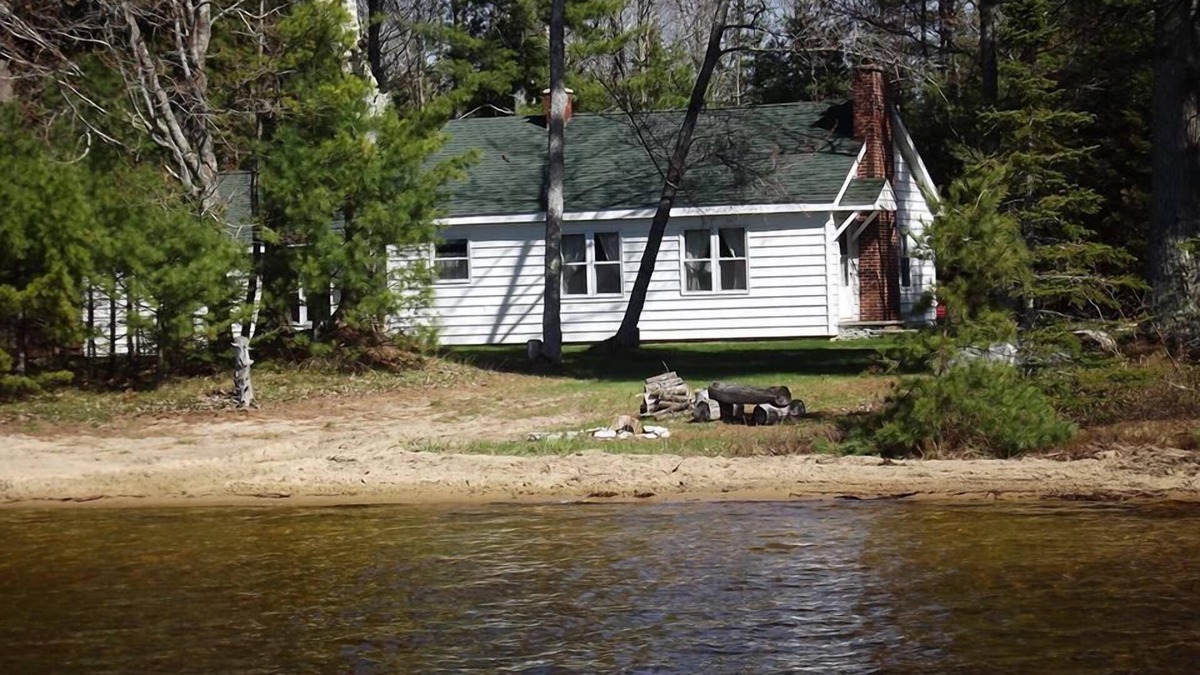 Gould City Cottage | Peaceful Cottage On Milakokia Lake with Saturday Check in to Saturday Check out