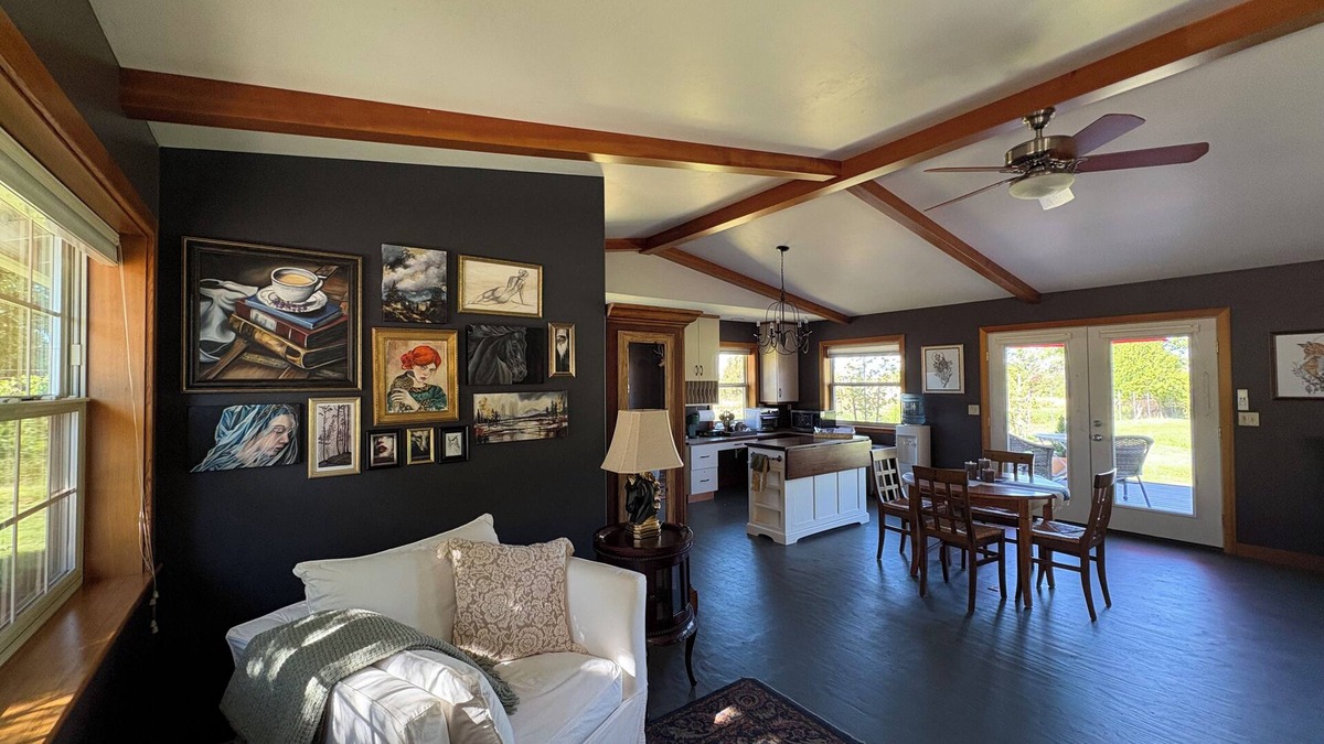 Medford Cottage | Peaceful Countryside Stay with Scenic Views- 5 minutes to Jacksonville