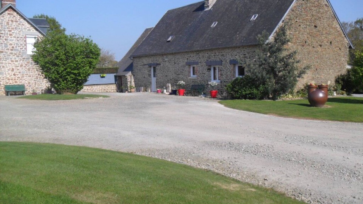 Tanis House | Peaceful countryside, 7 km from Mont Saint Michel