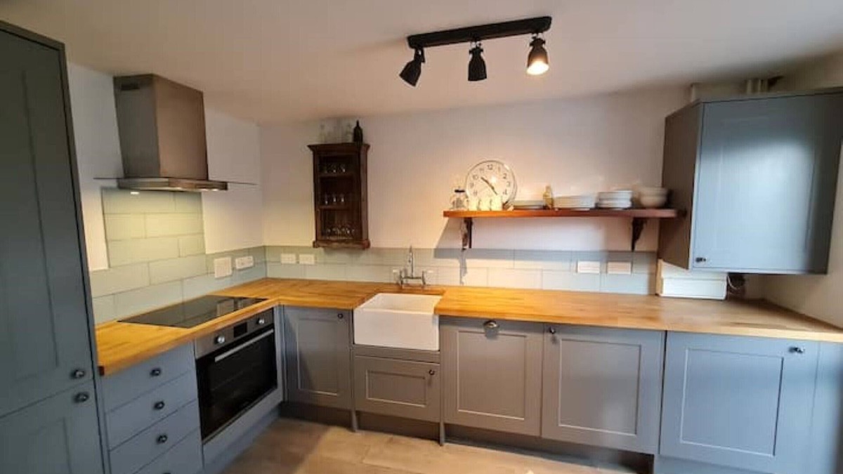 West Pennard Cottage | Peaceful Dog Friendly Cottage in 3 Acres