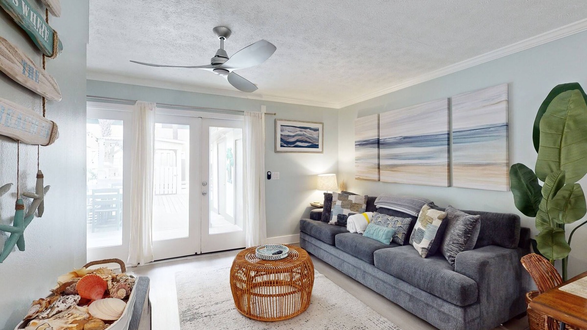 Open Sands House | Peaceful dog-friendly beach retreat with lovely patio - walk to beach & shops