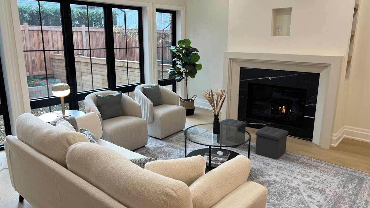 Oakville House | Peaceful Downtown Oakville Charming 4 bedroom house with WiFi & AC steps to lake