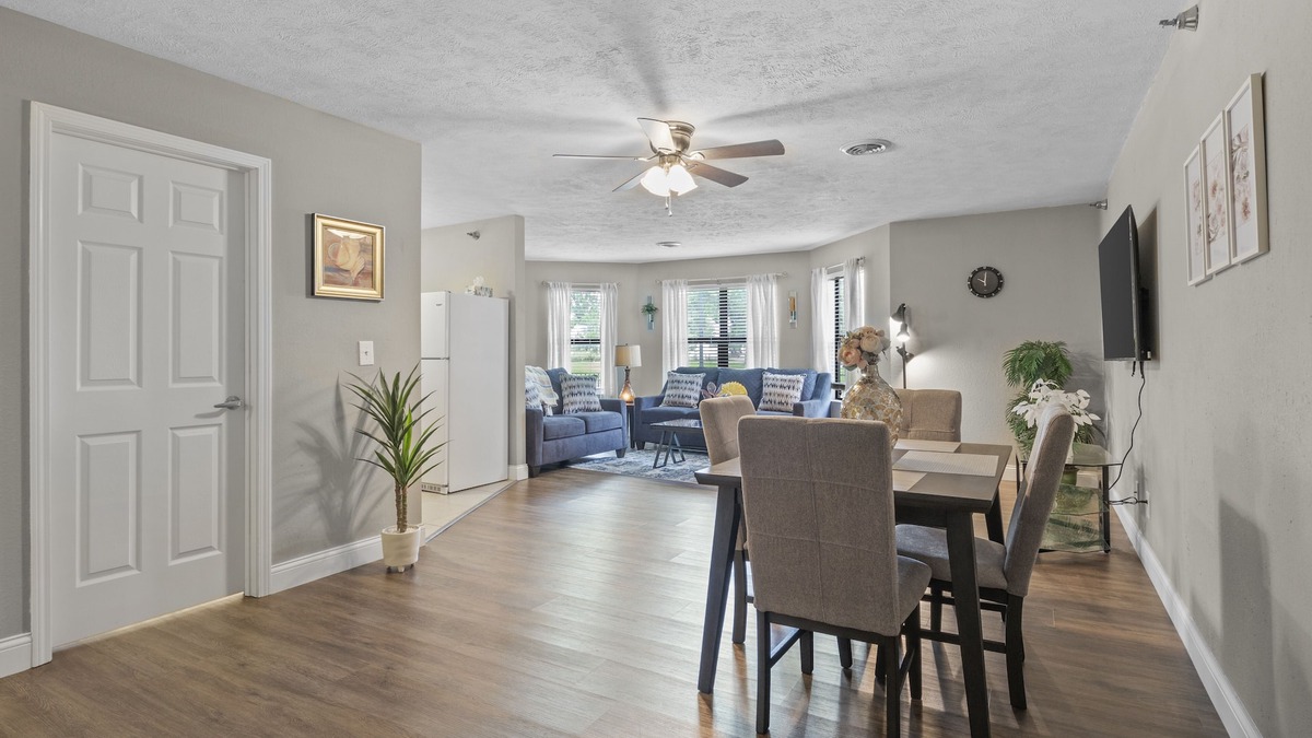 Springfield Apartment | Peaceful Escape in downtown Springfield.
