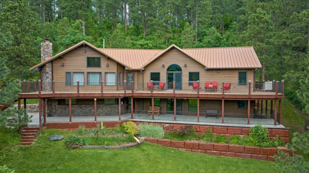 Spearfish House | Peaceful Forest Park Lodge
